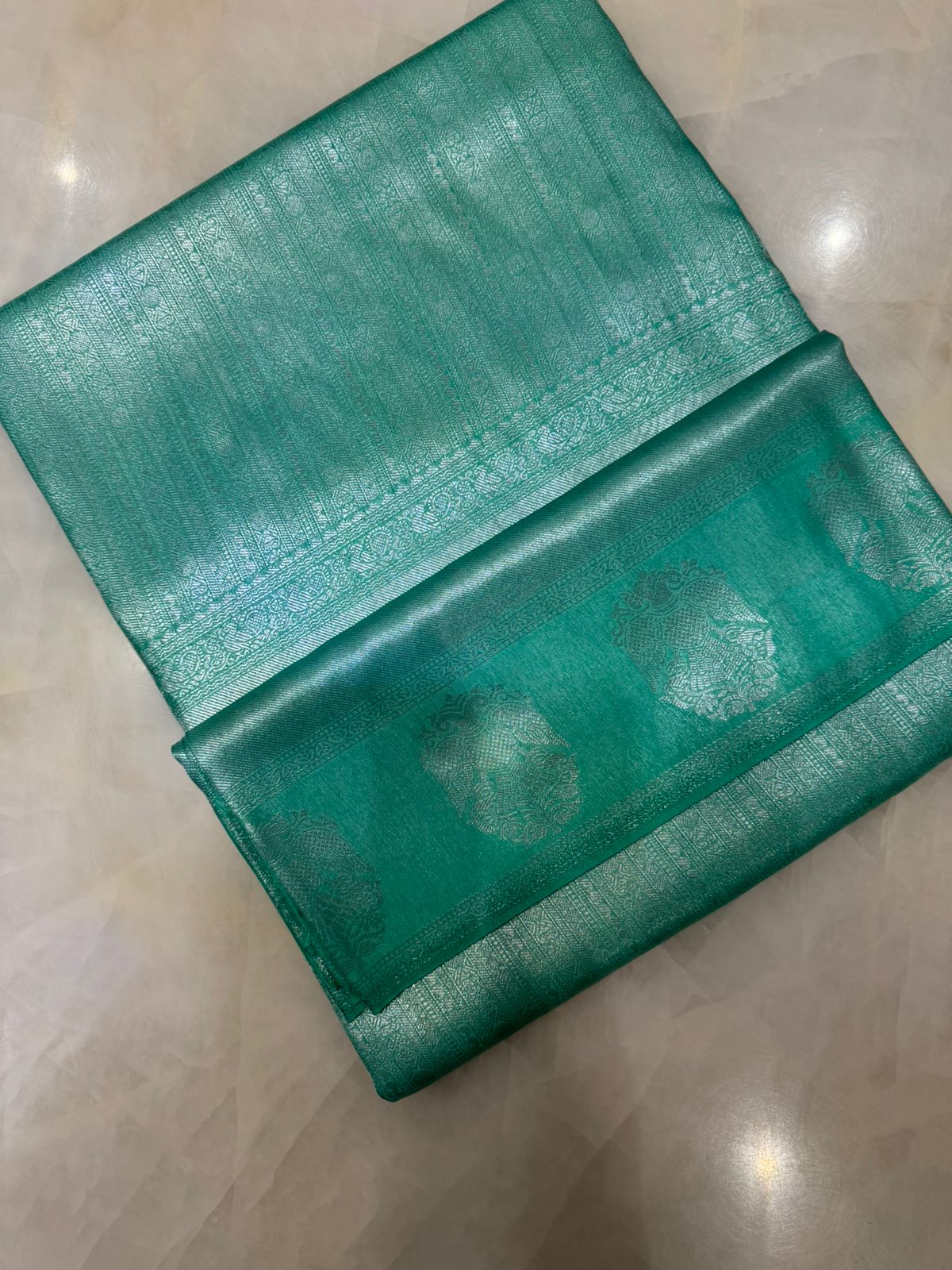 Kubera Pattu soft semi silk saree(Distemper green)